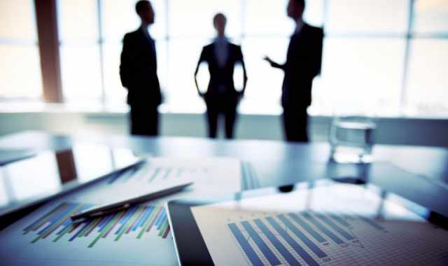 Industriale puro vs imprenditore finanziario: solo il secondo non conosce crisi